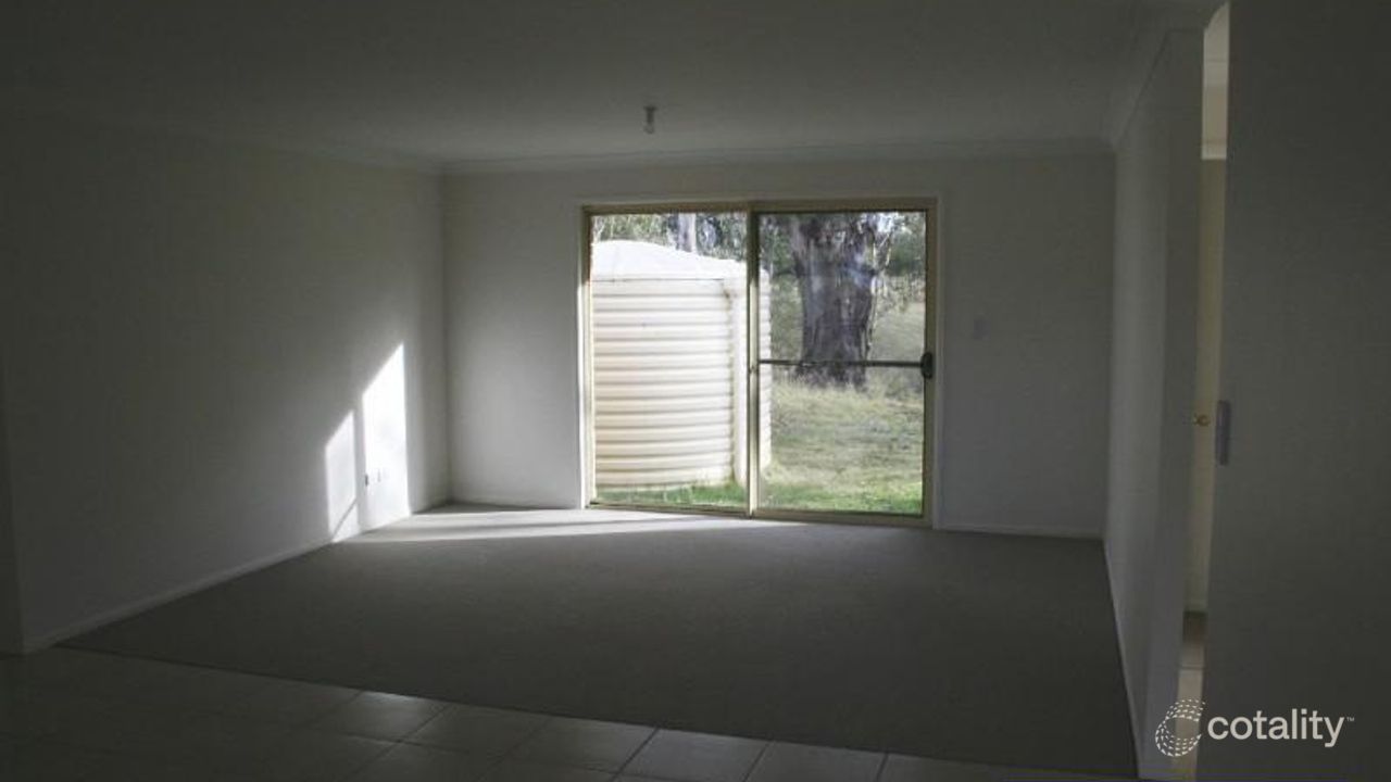 3-bedroom unit at 2/20 Bunya Drive, Yarraman, QLD 4614, Toowoomba, Queensland