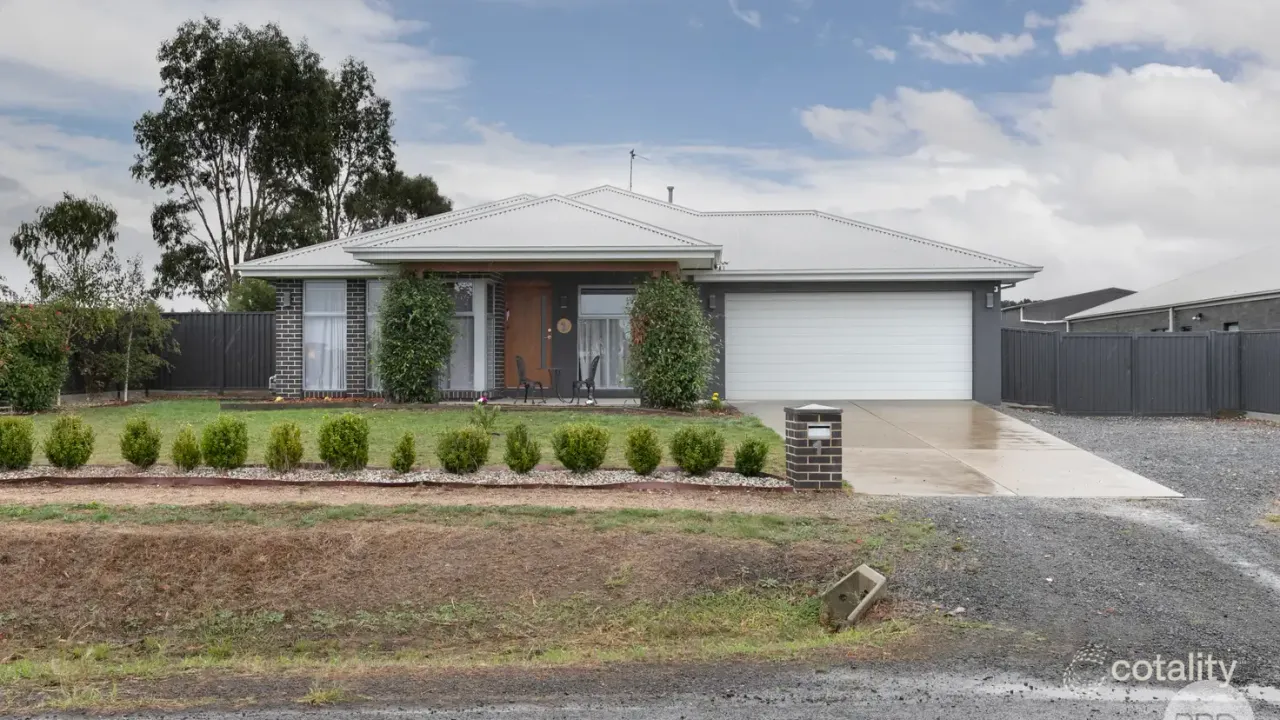 3-bedroom house at 1 Furness Drive, Cardigan, VIC 3352, Ballarat, Victoria