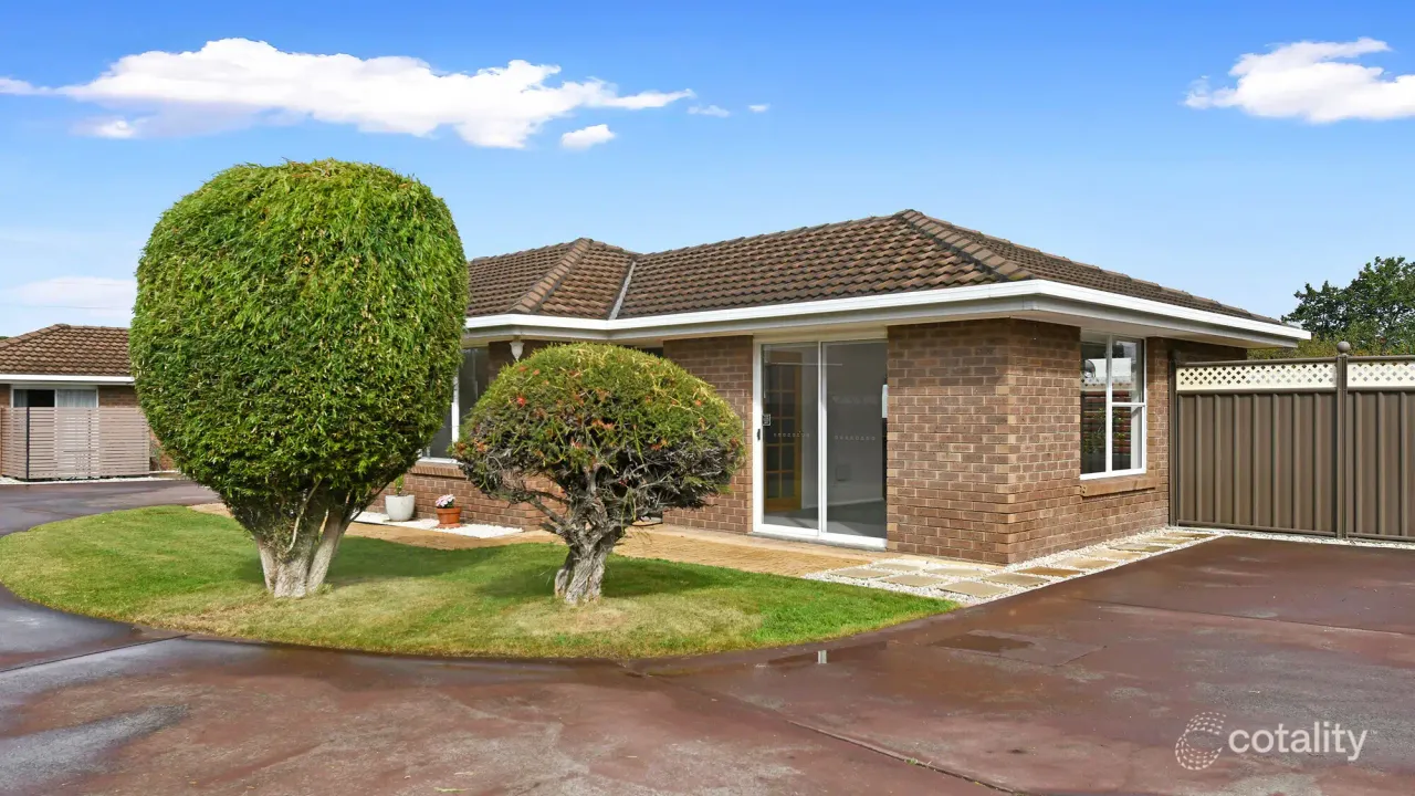 2-bedroom house at 2/8 Lincoln Street, Lindisfarne, TAS 7015, Clarence Council, Tasmania