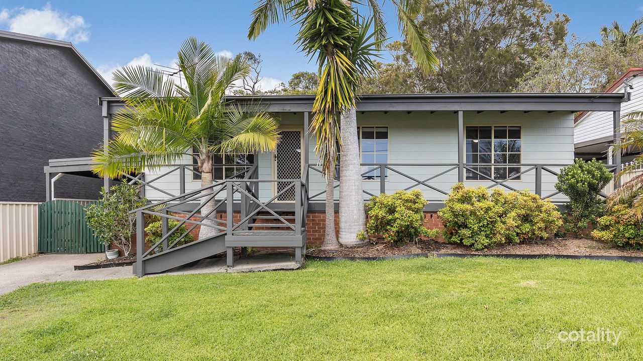 3-bedroom house at 61 Yeramba Road, Summerland Point, NSW 2259, , New South Wales