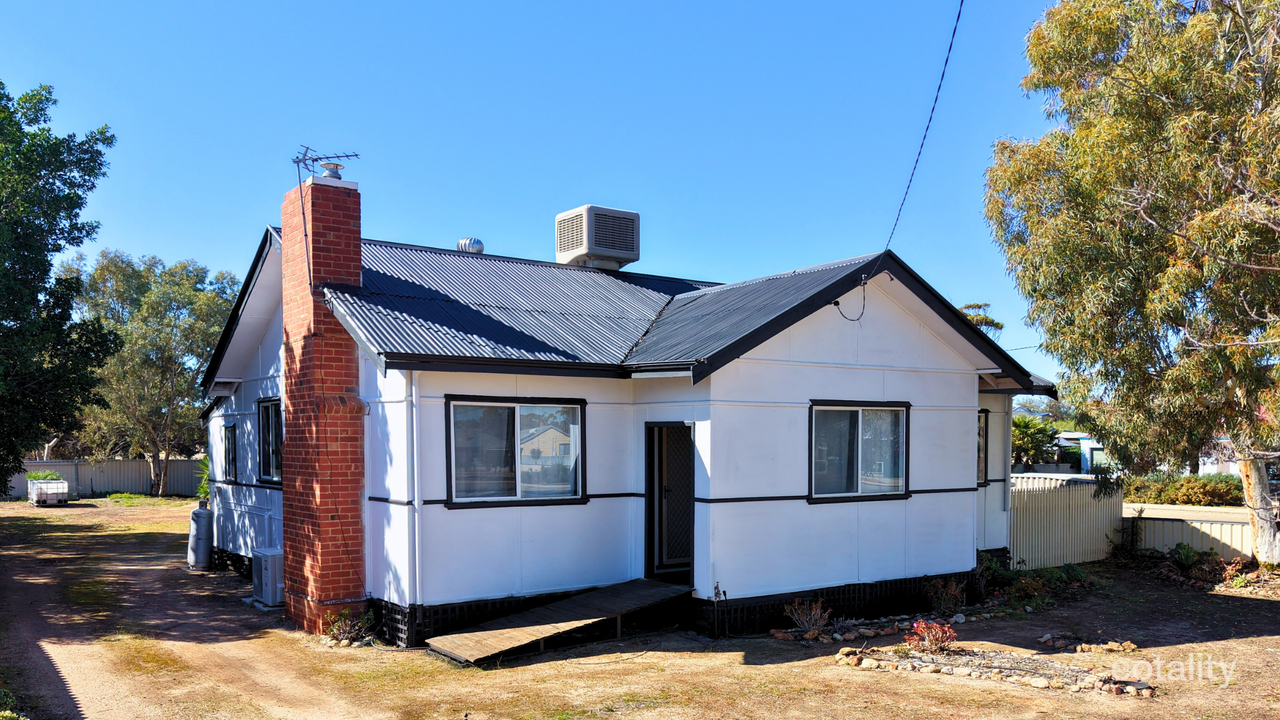 3-bedroom house at 16 Hinckley Street, Kellerberrin, WA 6410, Kellerberrin, Western Australia