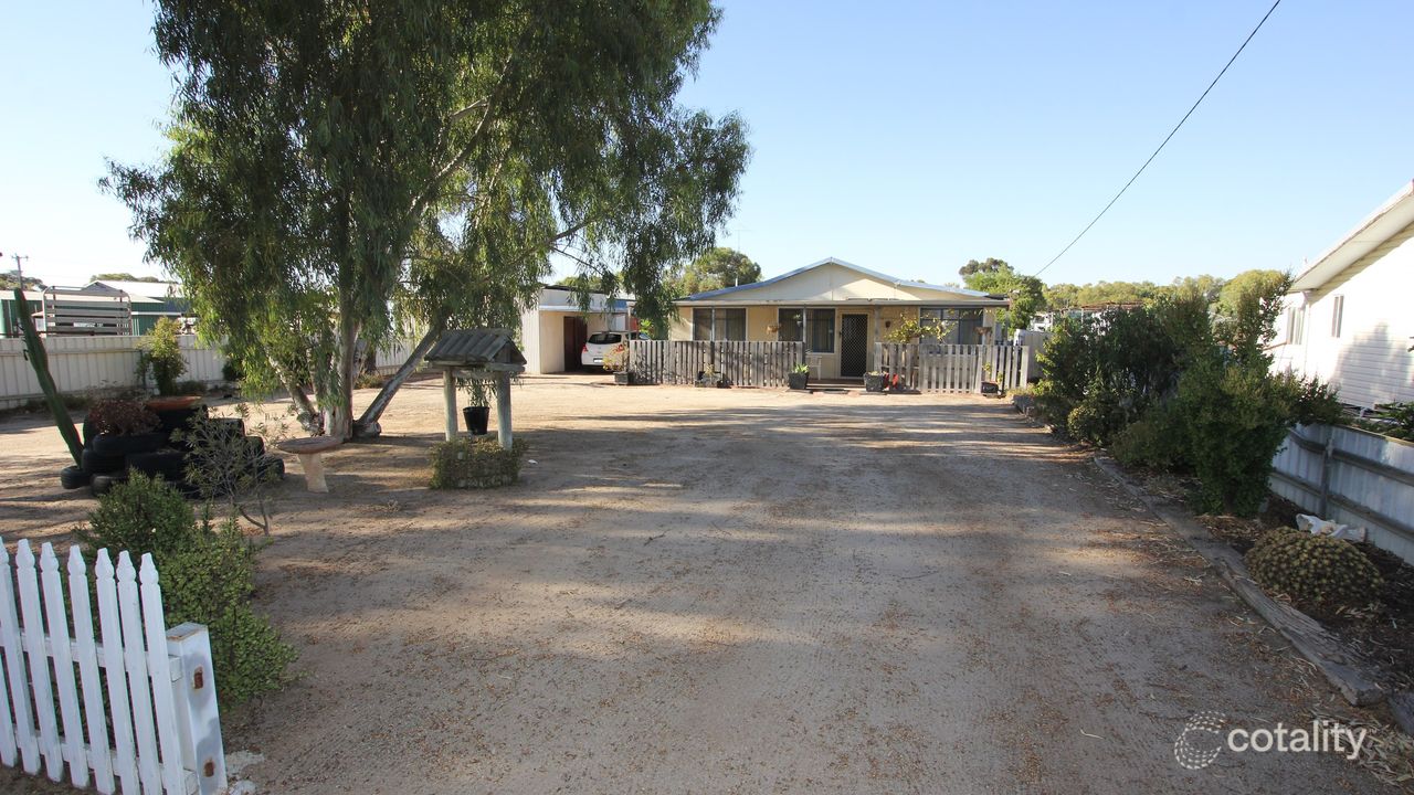 2-bedroom house at 8 Hay Street, Merredin, WA 6415, Merredin, Western Australia