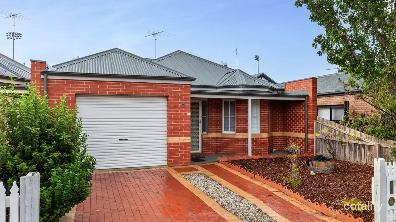 3-bedroom unit at 5 Urana Street, Newtown, VIC 3220, Greater Geelong, Victoria