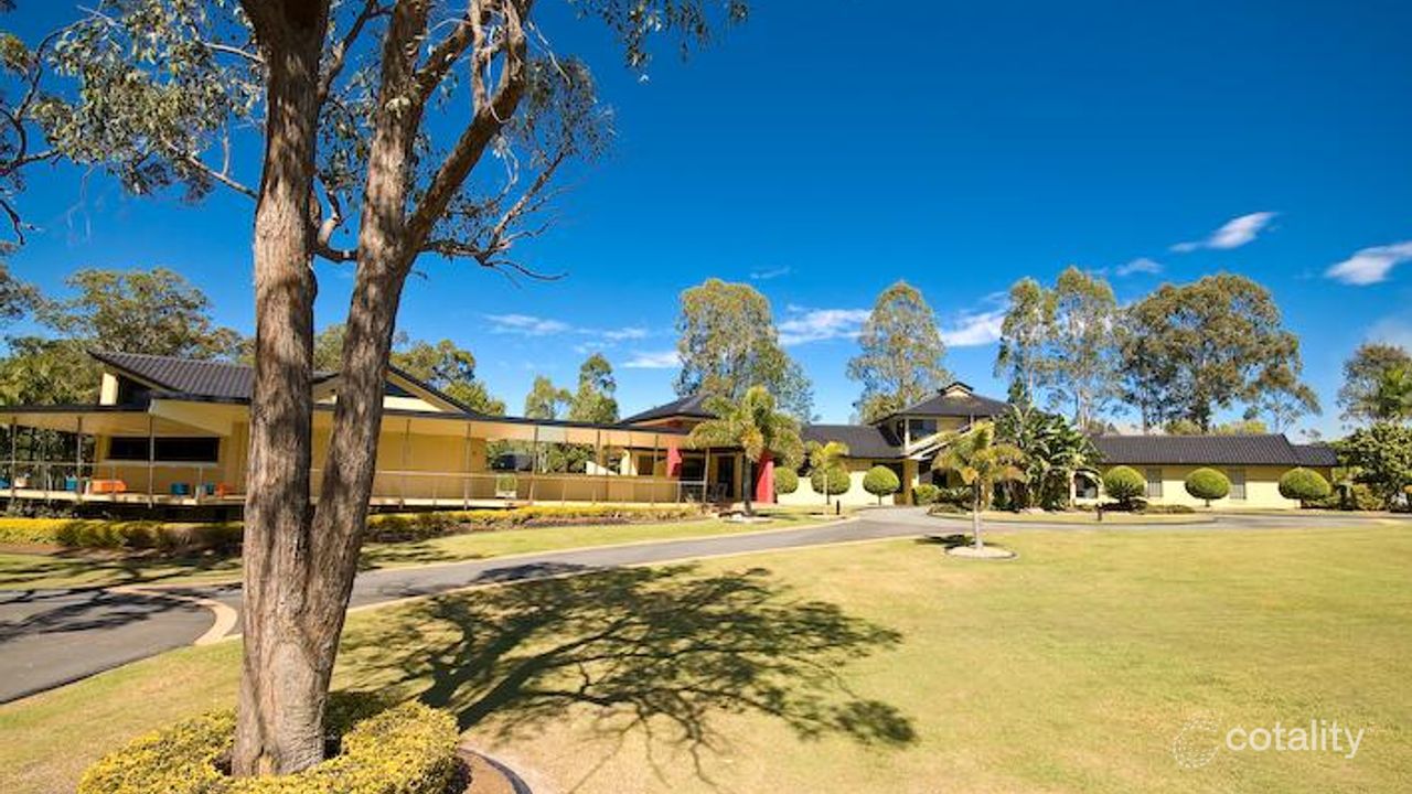 6-bedroom house at 90 Camelot Place, Bridgeman Downs, QLD 4035, Brisbane, Queensland