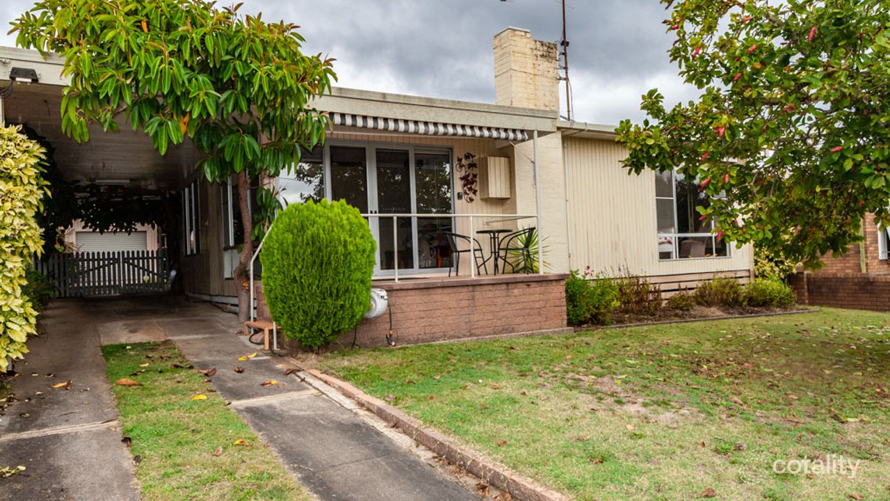 2-bedroom house at 12 Sixth Street, Eildon, VIC 3713, Murrindindi, Victoria