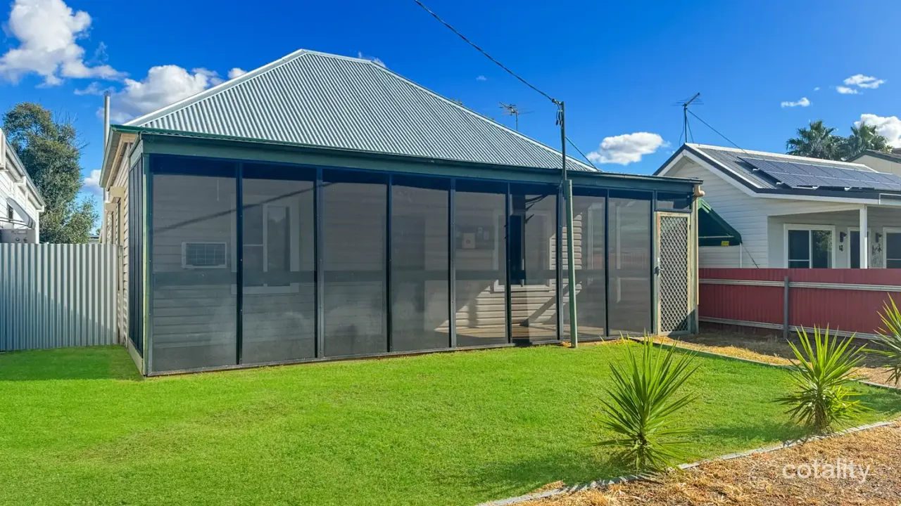 3-bedroom house at 25 Deran Street, Narrabri, NSW 2390, Narrabri Council, New South Wales