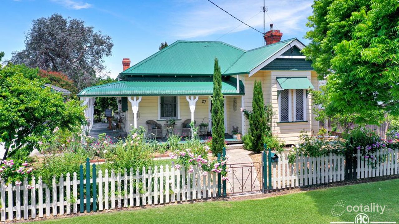 3-bedroom house at 27 High Street, Tenterfield, NSW 2372, Tenterfield Council, New South Wales