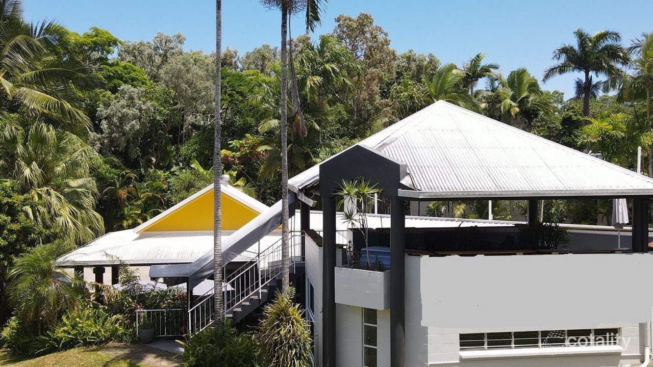 4-bedroom unit at 2 Commodore Street, South Mission Beach, QLD 4852, Cassowary Coast, Queensland