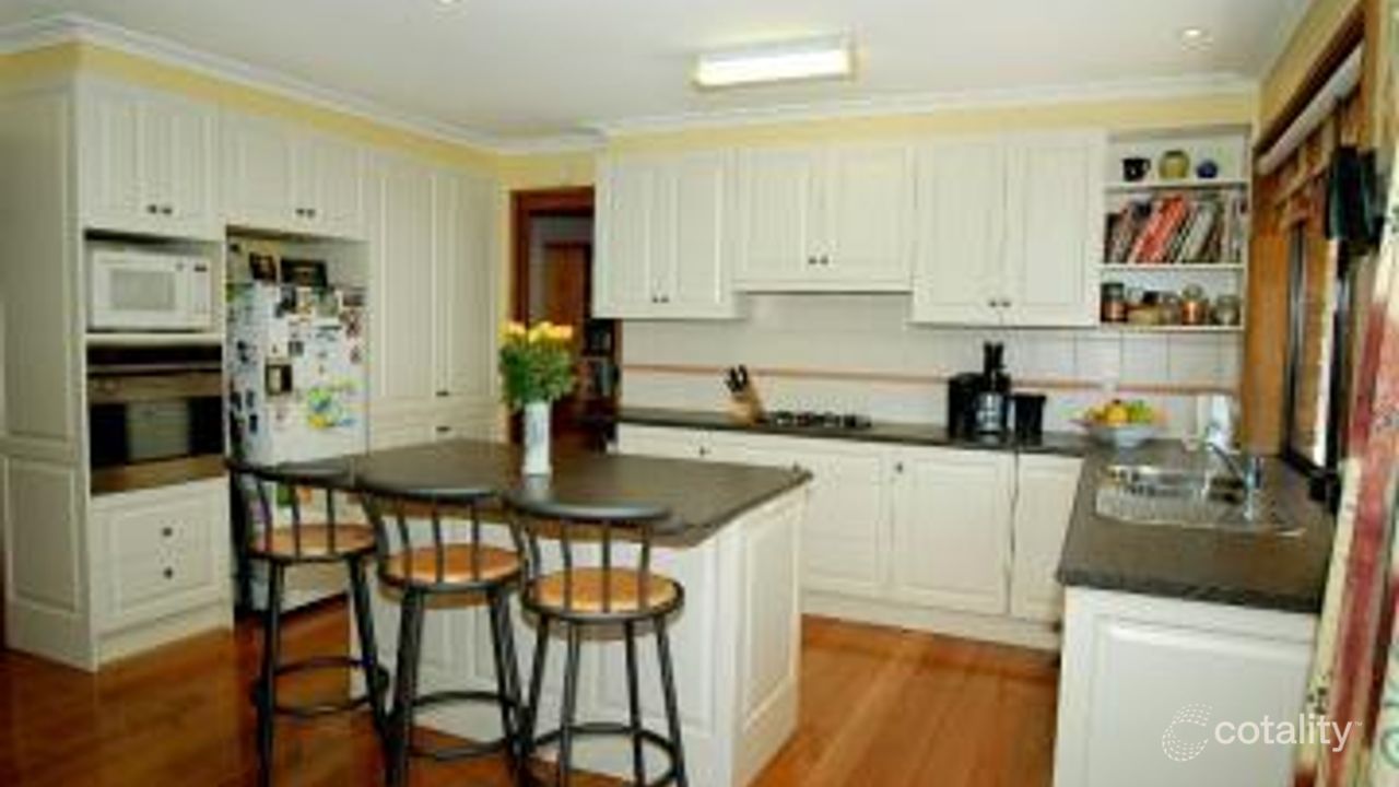 4-bedroom house at 12 Oliver Avenue, Blackburn, VIC 3130, Whitehorse Council, Victoria