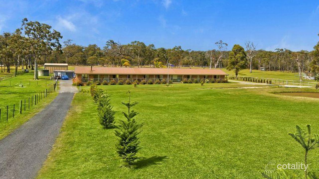 8-bedroom unit at 135 Bruce Crescent, Wallarah, NSW 2259, Central Coast (Nsw), New South Wales