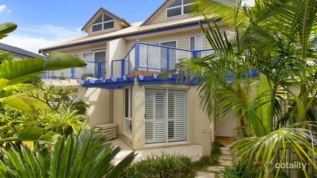 3-bedroom unit at 2/208-210 Ocean Street, Narrabeen, NSW 2101, Northern Beaches, New South Wales