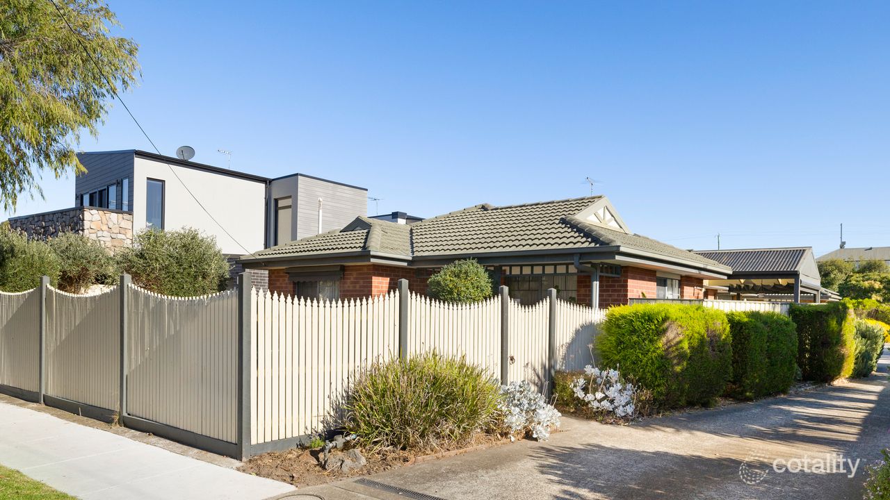 3-bedroom unit at 1/42 Laura Street, Aspendale, VIC 3195, Kingston (Vic.), Victoria