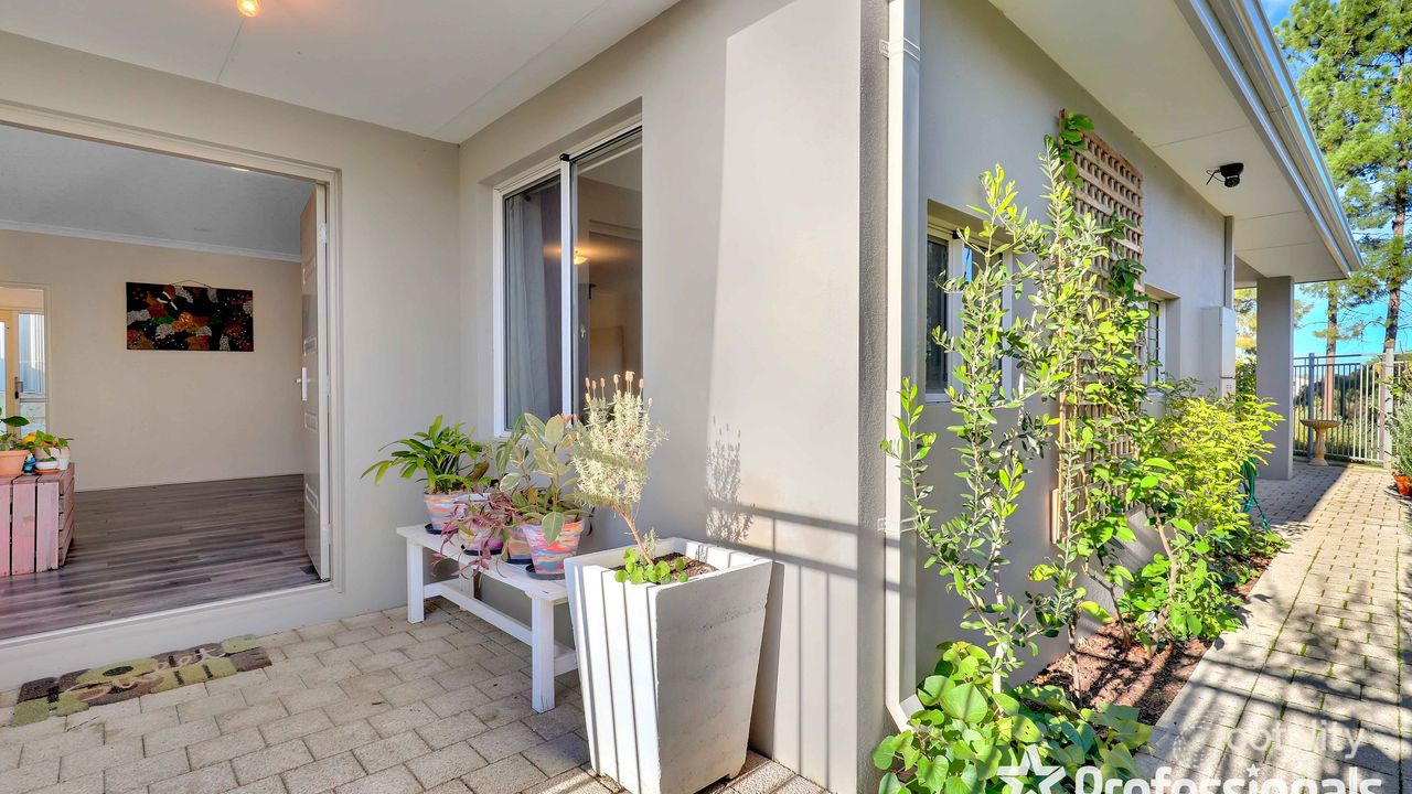 3-bedroom house at 1 Highland Rise, Piara Waters, WA 6112, Armadale, Western Australia