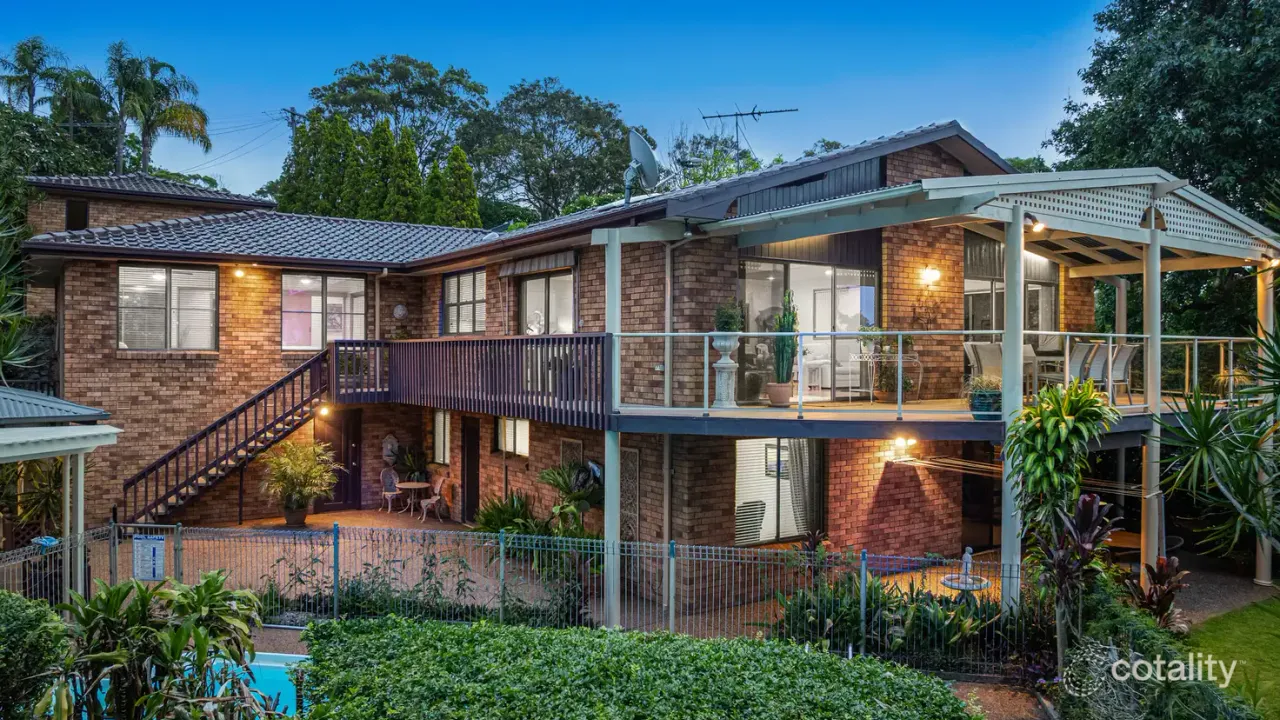 5-bedroom house at 4 Minter Street, Valentine, NSW 2280, Lake Macquarie, New South Wales