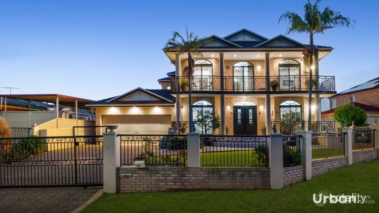 7-bedroom house at 24 Thirroul Circuit, Prestons, NSW 2170, Liverpool Council, New South Wales