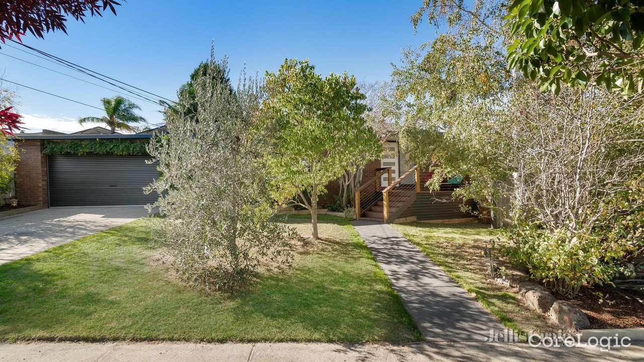 4-bedroom house at 12 Gauntlet Avenue, Monash Council, Victoria