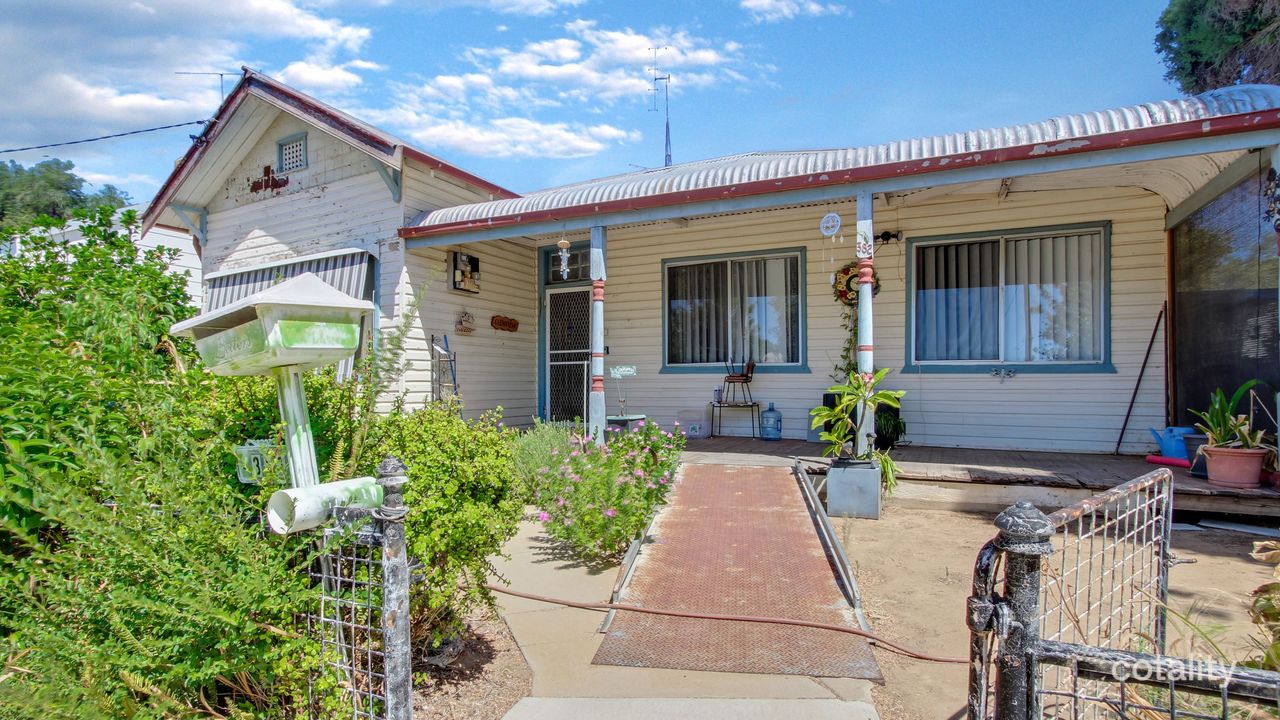 3-bedroom house at 382 Macgregor Street, Hay, NSW 2711, Hay Council, New South Wales