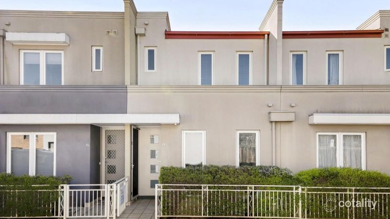 3-bedroom unit at 17/1 Ardmillan Road, Moonee Ponds, VIC 3039, Moonee Valley Council, Victoria