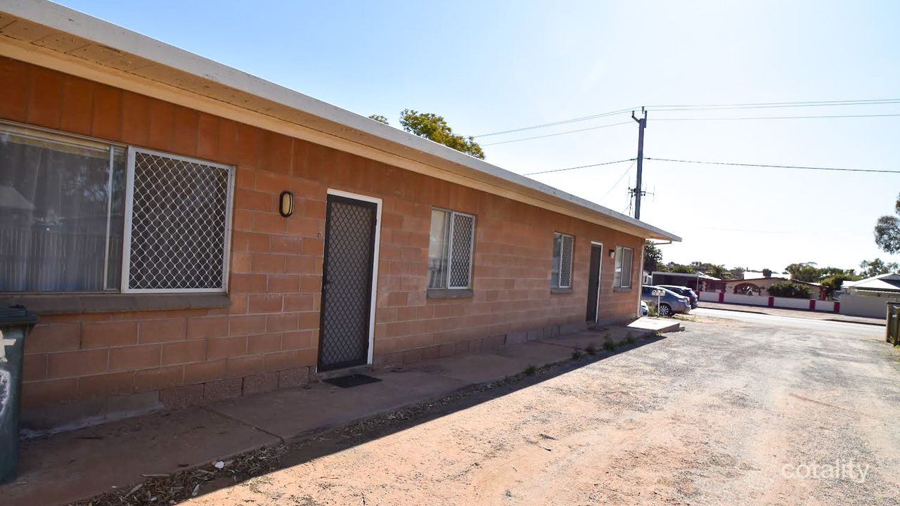 7-bedroom unit at 165 Newton Street, Broken Hill, NSW 2880, Broken Hill Council, New South Wales