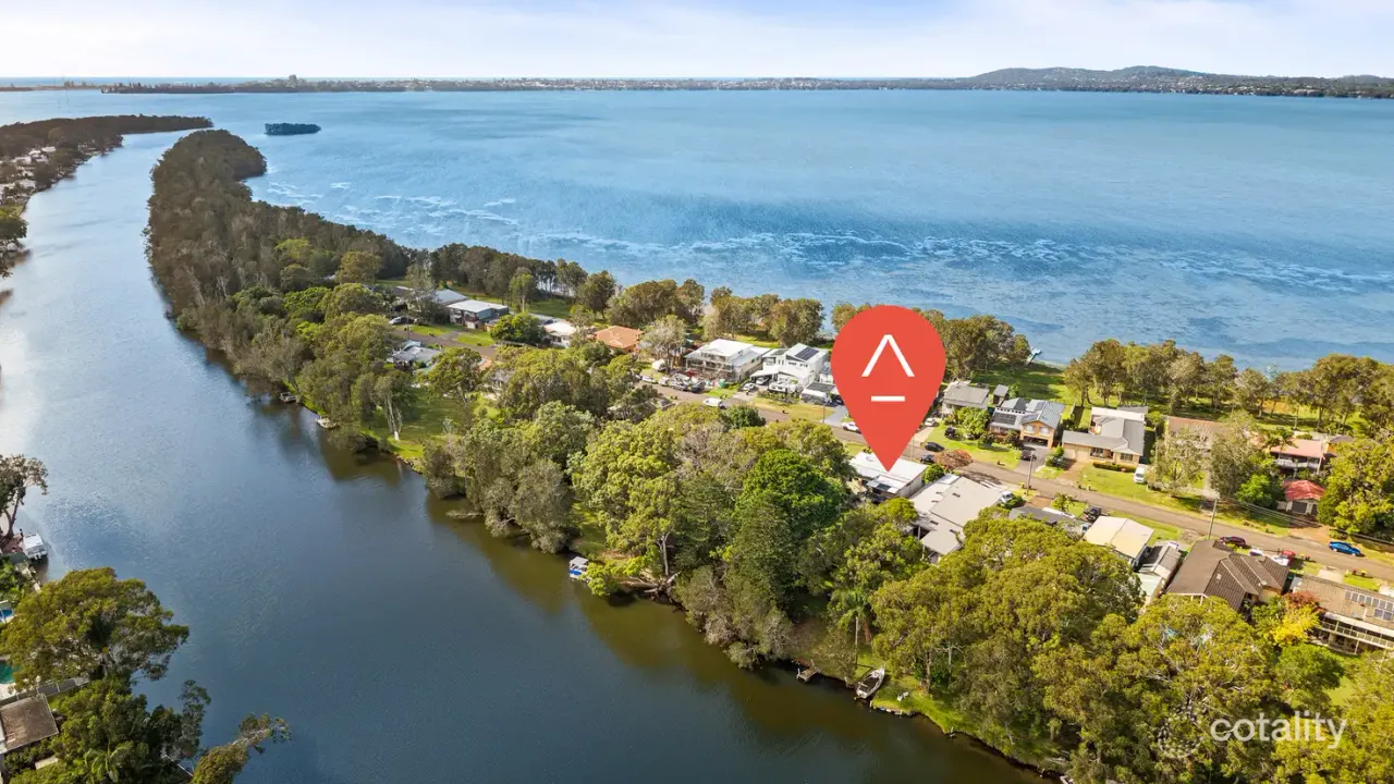 6-bedroom house at 18 Kalua Drive, Chittaway Bay, NSW 2261, Central Coast Council, New South Wales