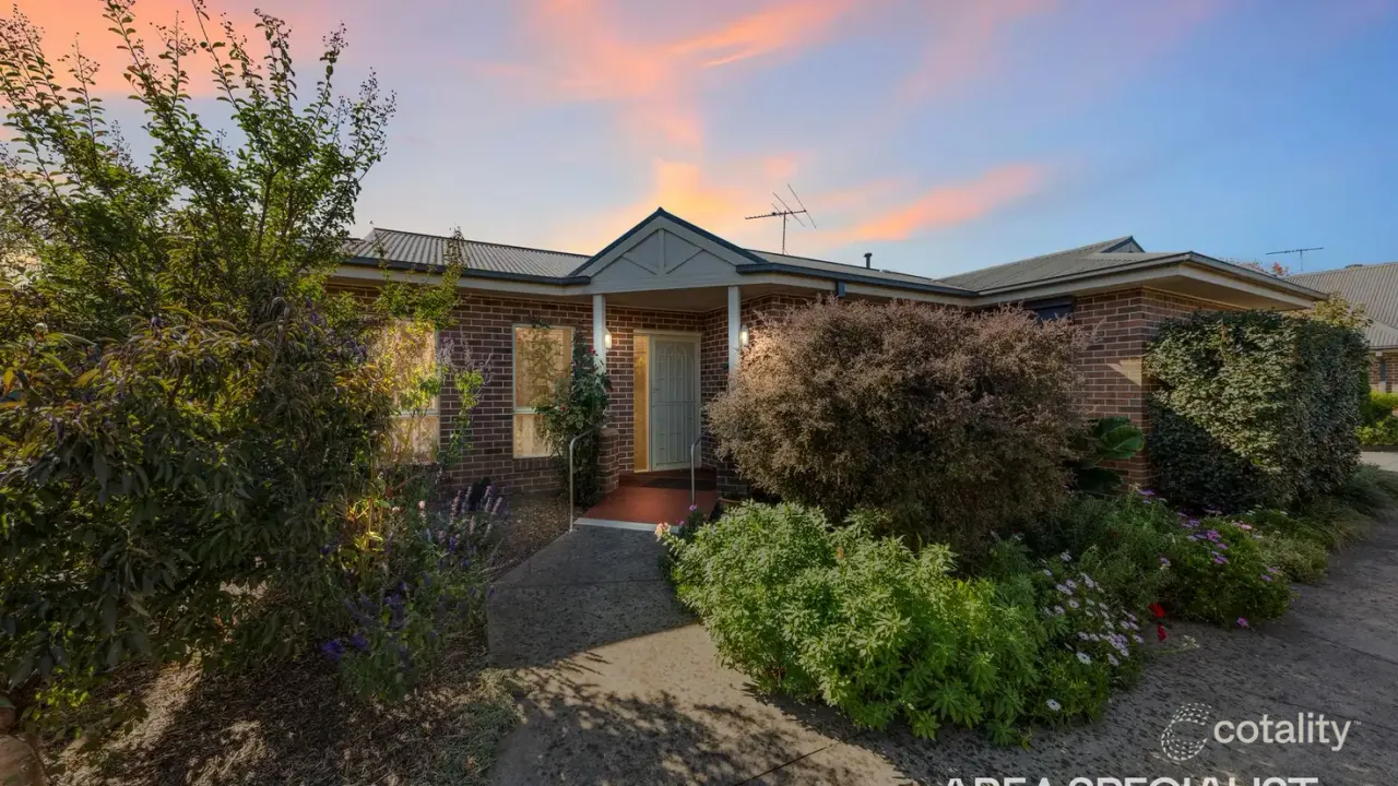 3-bedroom unit at 1/4 Henry Street, Pakenham, VIC 3810, Cardinia Council, Victoria