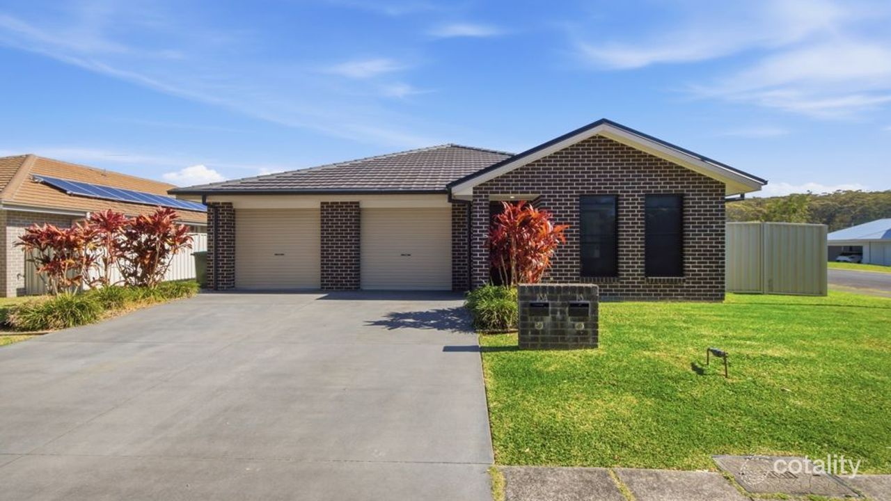 5-bedroom house at 15-15A Sunshine Circuit, Emerald Beach, NSW 2456, Coffs Harbour, New South Wales