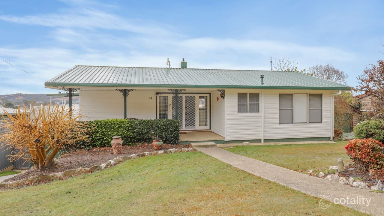 3-bedroom house at 37 Jenolan Street, Oberon, NSW 2787, Oberon, New South Wales