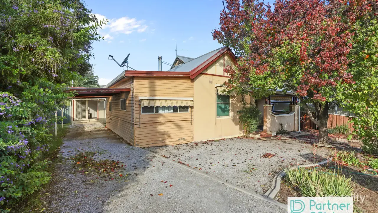 5-bedroom house at 11 Dean Street, North Tamworth, NSW 2340, Tamworth Council, New South Wales