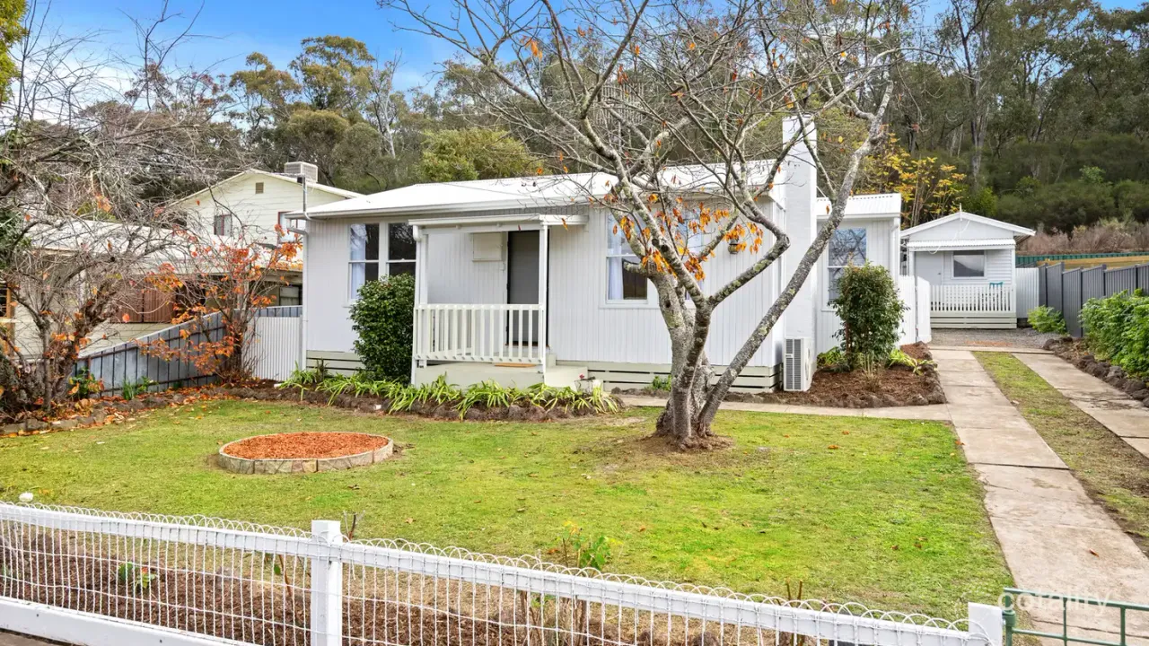 3-bedroom house at 39 Fifth Street, Eildon, VIC 3713, Murrindindi Council, Victoria
