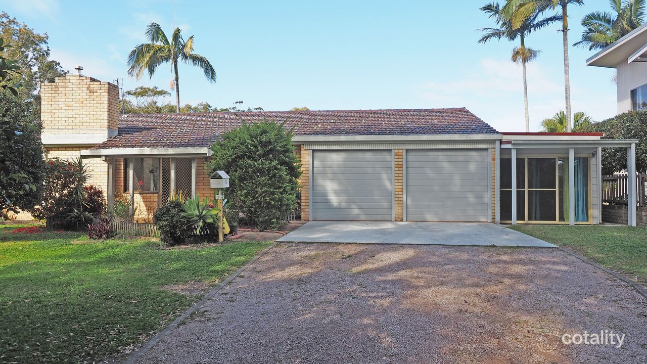 4-bedroom house at 1 Lake Street, Crescent Head, NSW 2440, Kempsey Council, New South Wales