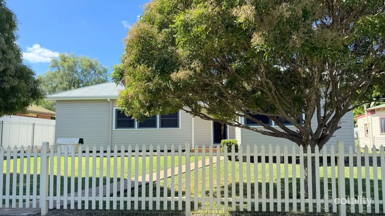 4-bedroom house at 300 Balo Street, Moree, NSW 2400, Moree Plains Council, New South Wales