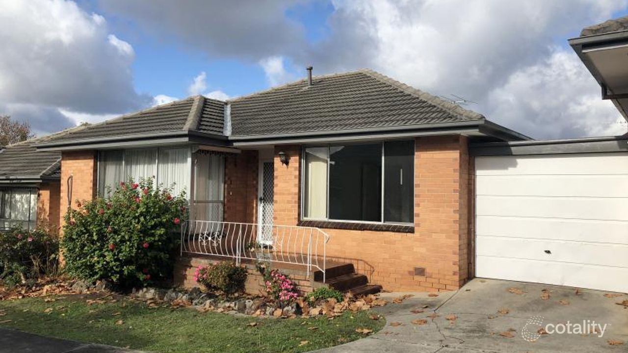 2-bedroom unit at 11/48 Locksley Road, Ivanhoe, VIC 3079, Banyule, Victoria