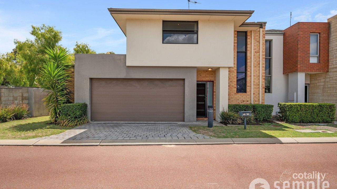 3-bedroom unit at 21/18 Deanmore Bend, Hammond Park, WA 6164, Cockburn Council, Western Australia