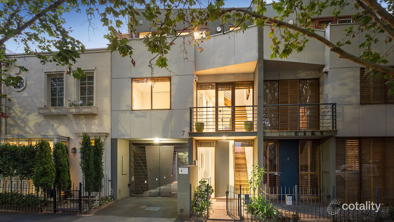 3-bedroom unit at 1/7 Cromwell Road, South Yarra, VIC 3141, Stonnington, Victoria