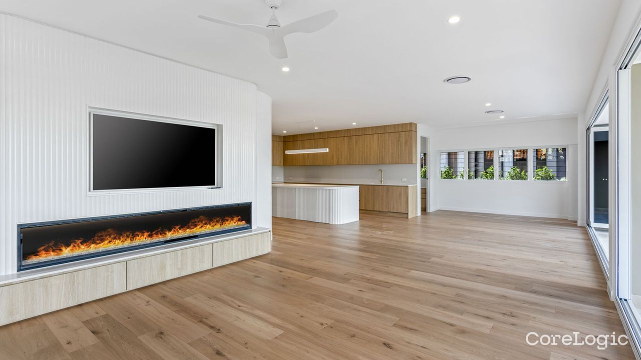 3-bedroom unit at 8/88 Oxlade Drive, Brisbane Council, Queensland
