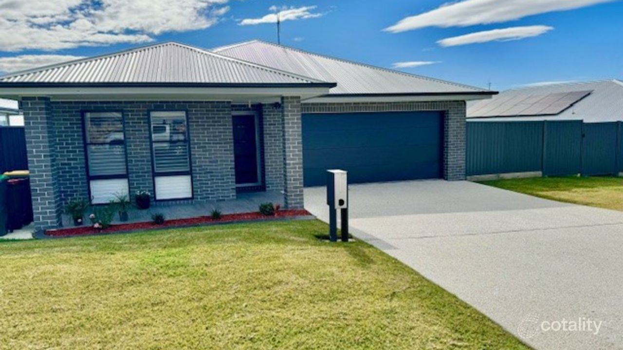 4-bedroom house at 5 Auvergne Way, Old Bar, NSW 2430, Mid-Coast, New South Wales