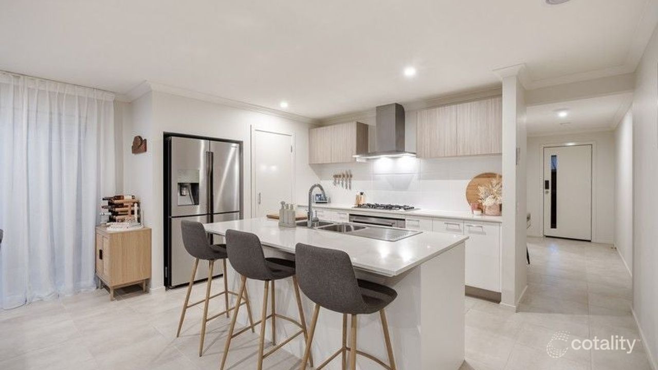3-bedroom house at 13 Bindarri Grove, Botanic Ridge, VIC 3977, Casey, Victoria