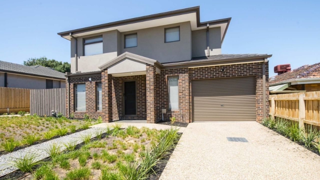 3-bedroom unit at 1/9 Hampton Road, Essendon West, VIC 3040, Moonee Valley, Victoria