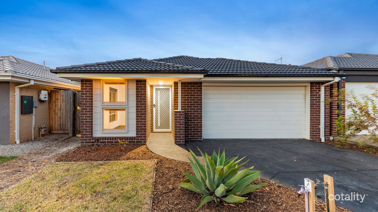 3-bedroom house at 10 Garland Street, Pakenham, VIC 3810, Cardinia, Victoria