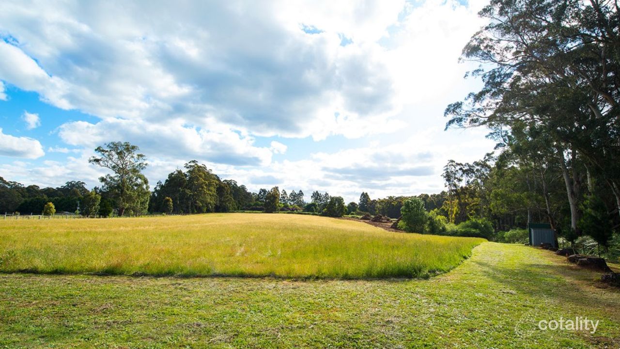 3-bedroom unit at 1549 Daylesford-Trentham Road, Little Hampton, VIC 3458, Hepburn, Victoria