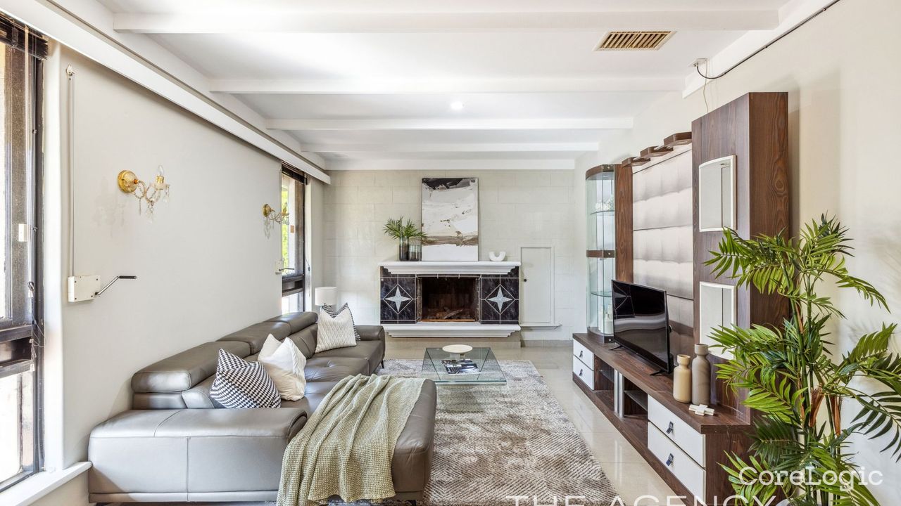 5-bedroom house at 4 Ontario Road, Stirling Council, Western Australia