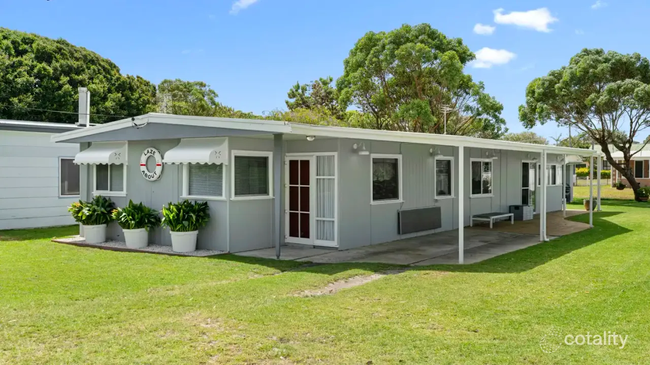 4-bedroom house at 17 Nowra Road, Currarong, NSW 2540, Shoalhaven, New South Wales