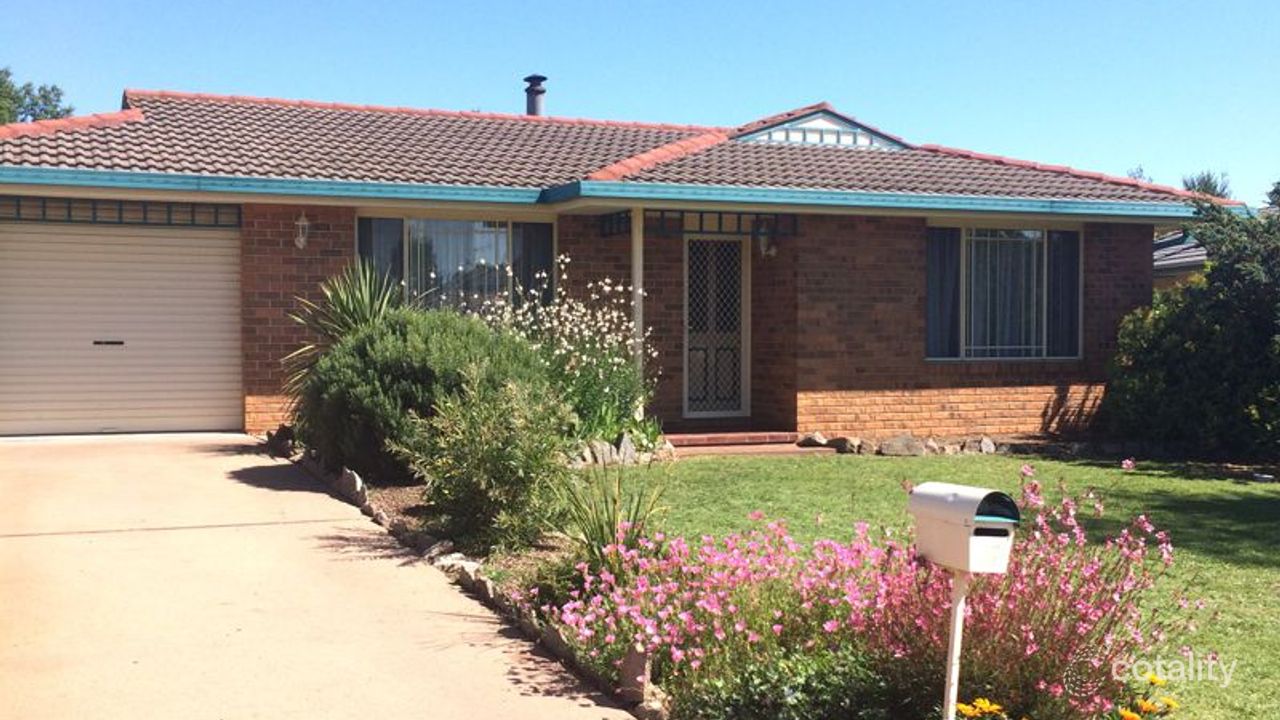 3-bedroom house at 17 Alahna Drive, Armidale, NSW 2350, Armidale, New South Wales