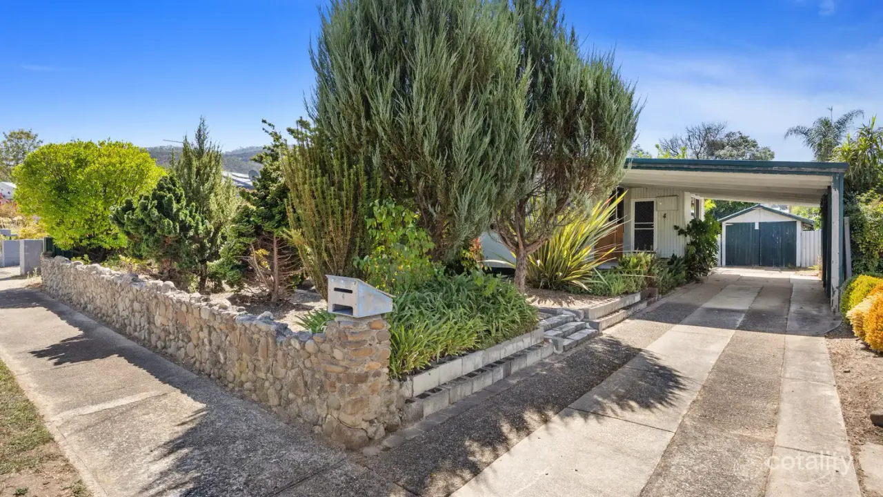 3-bedroom house at 14 Tenth Street, Eildon, VIC 3713, Murrindindi Council, Victoria