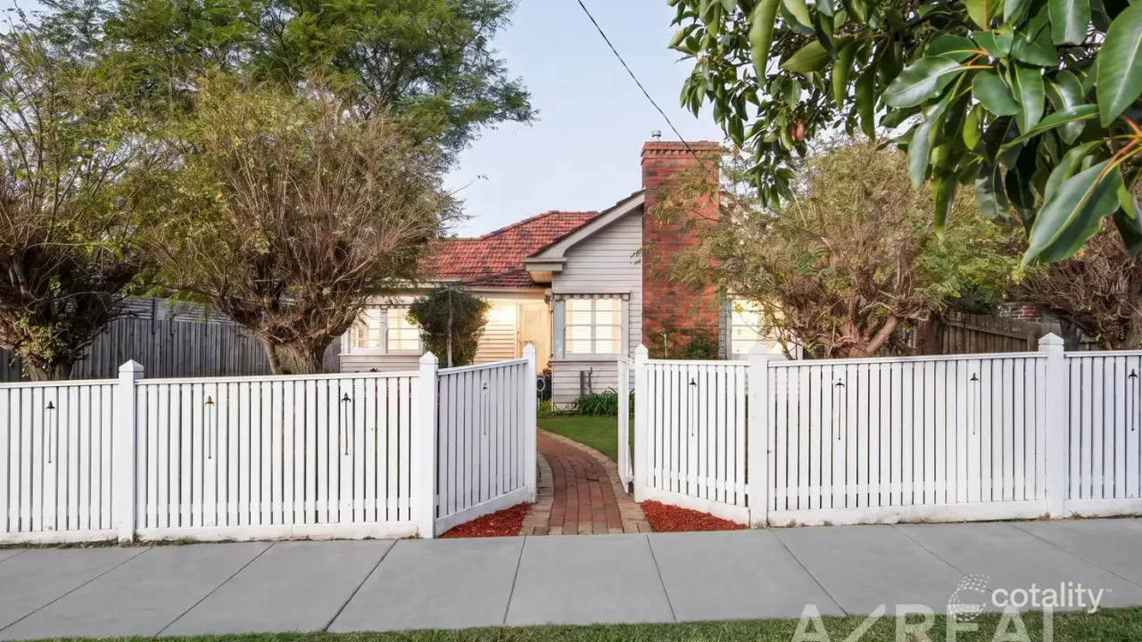 3-bedroom house at 152 Mackie Road, Bentleigh East, VIC 3165, Glen Eira, Victoria