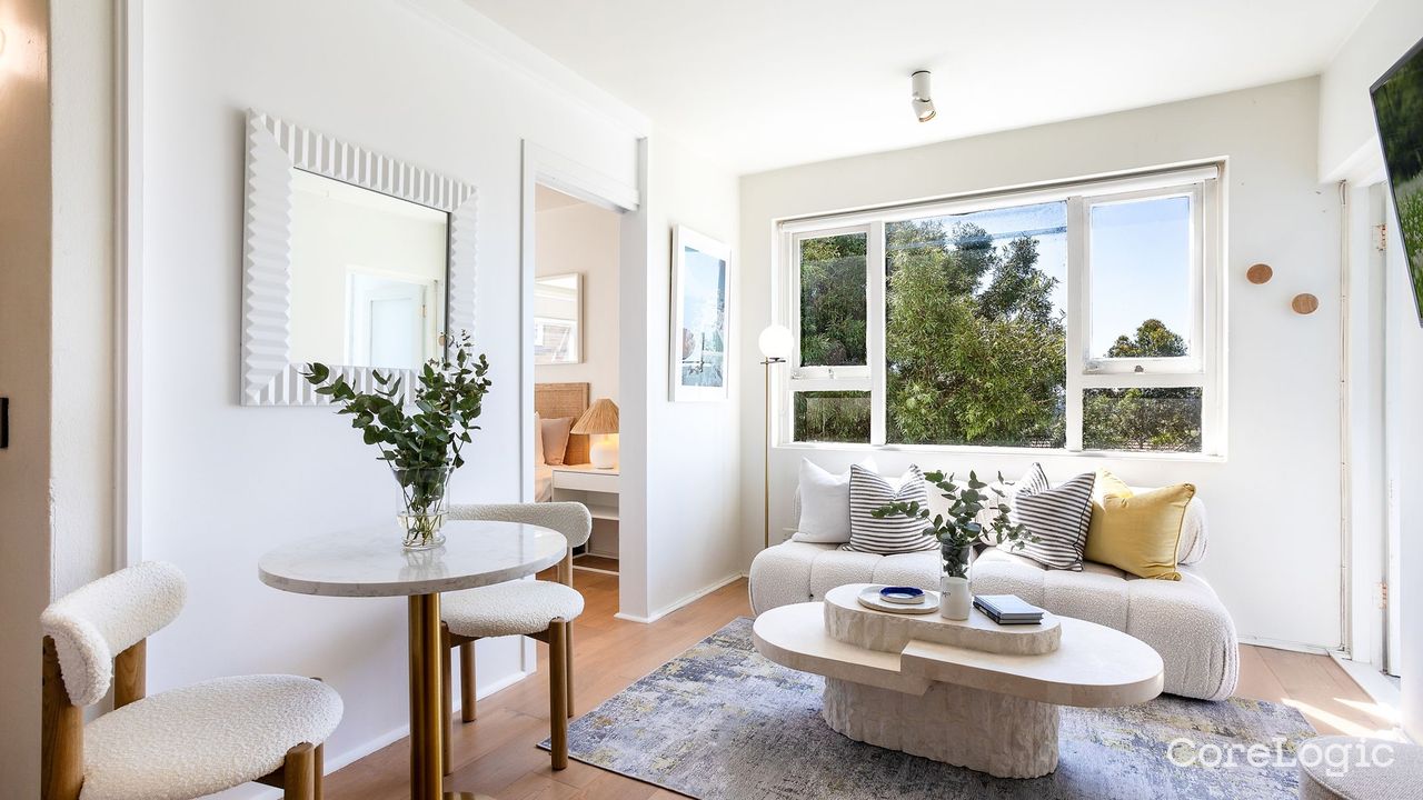 1-bedroom unit at 35/60 Drumalbyn Road, Woollahra Council, New South Wales