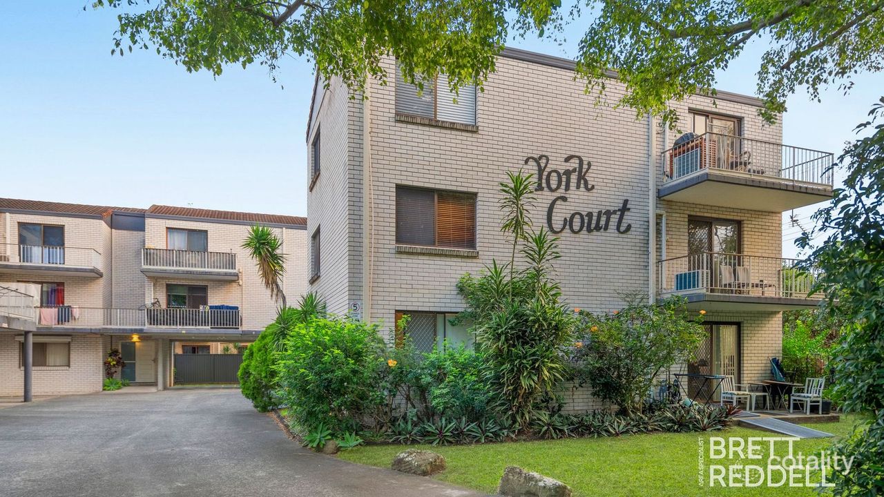 2-bedroom unit at 7/20 Bright Avenue, Labrador, QLD 4215, Gold Coast, Queensland