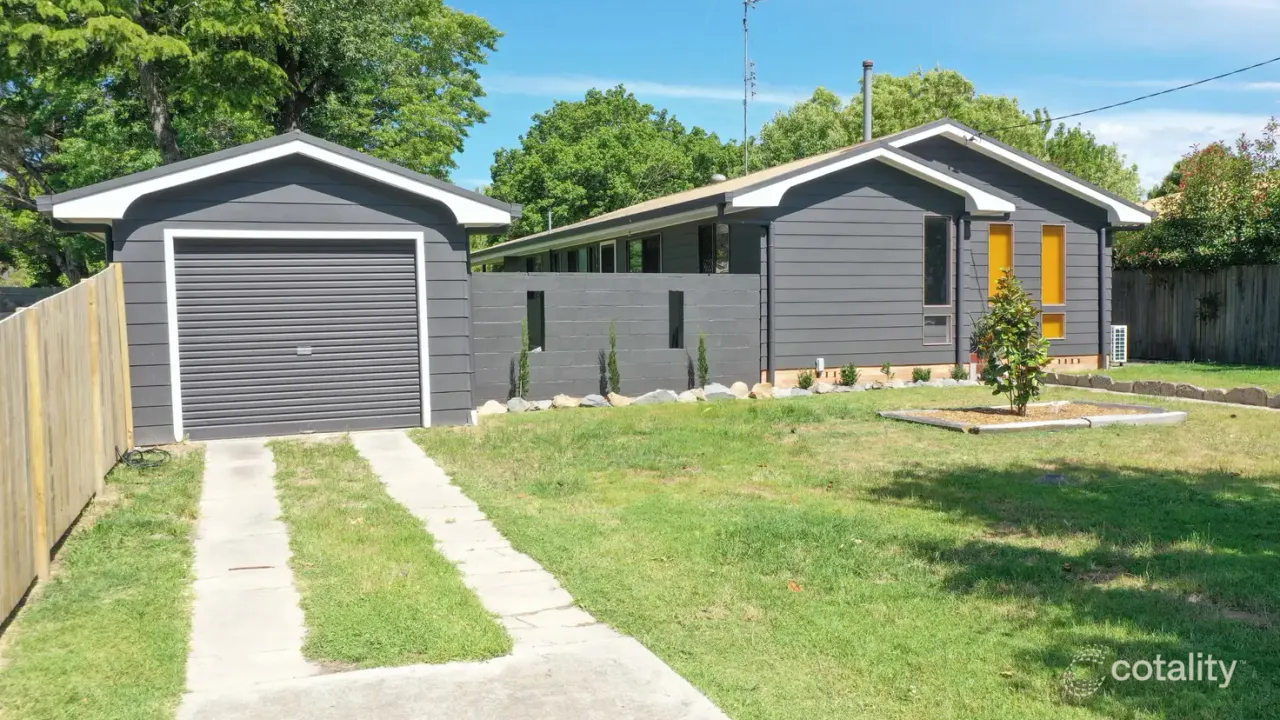 3-bedroom house at 93 Logan Street, Tenterfield, NSW 2372, Tenterfield, New South Wales