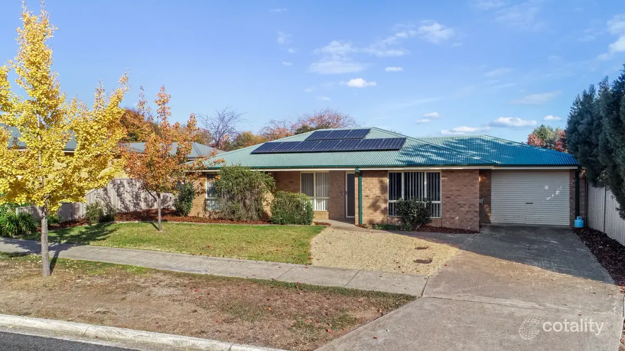 3-bedroom house at 2/4 Cambridge Drive, Mansfield, VIC 3722, Mansfield Council, Victoria