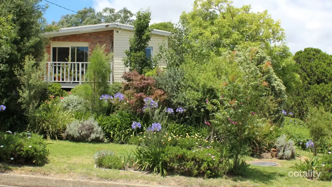 3-bedroom house at 1 Robinson Avenue, Glen Innes, NSW 2370, Glen Innes Severn, New South Wales